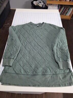 Old Navy Quilted Crewneck Sweater in Sage Green